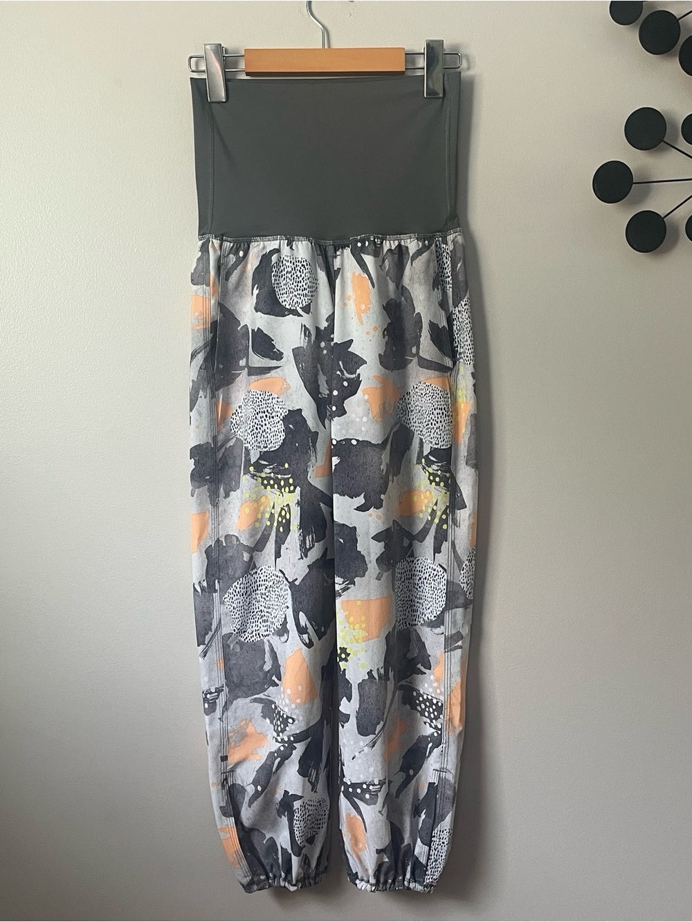 Women’s Lululemon Om Pant Mini Art Pop White Multi / Slate
